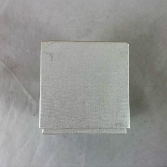 Jessica Simpson Crystal Accented Woman's Watch JW0002GD Gold Pearl 35mm NEW READ - Picture 9 of 9